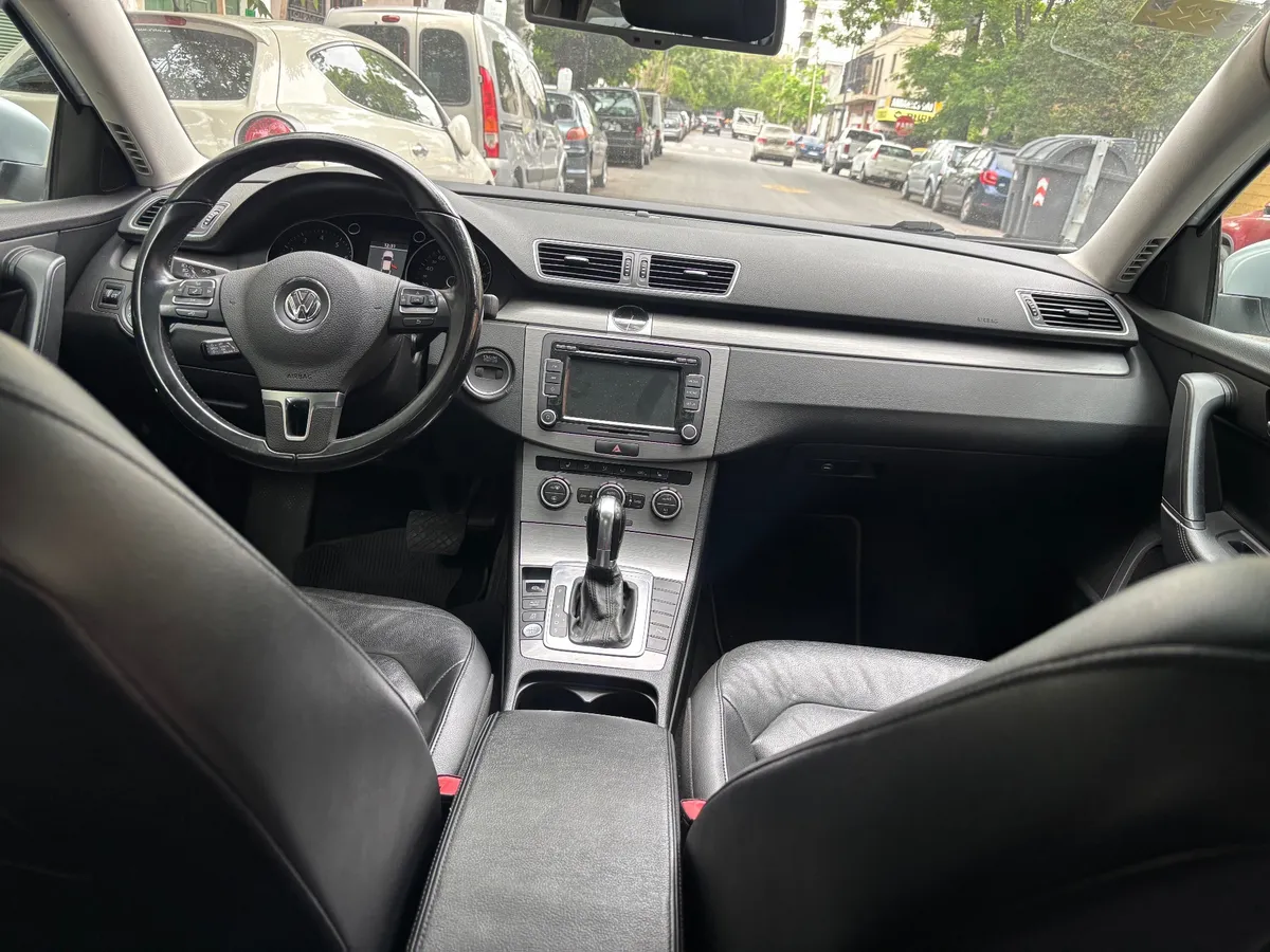 Mira esta publicación de Volkswagen Passat 2013 en Motordil