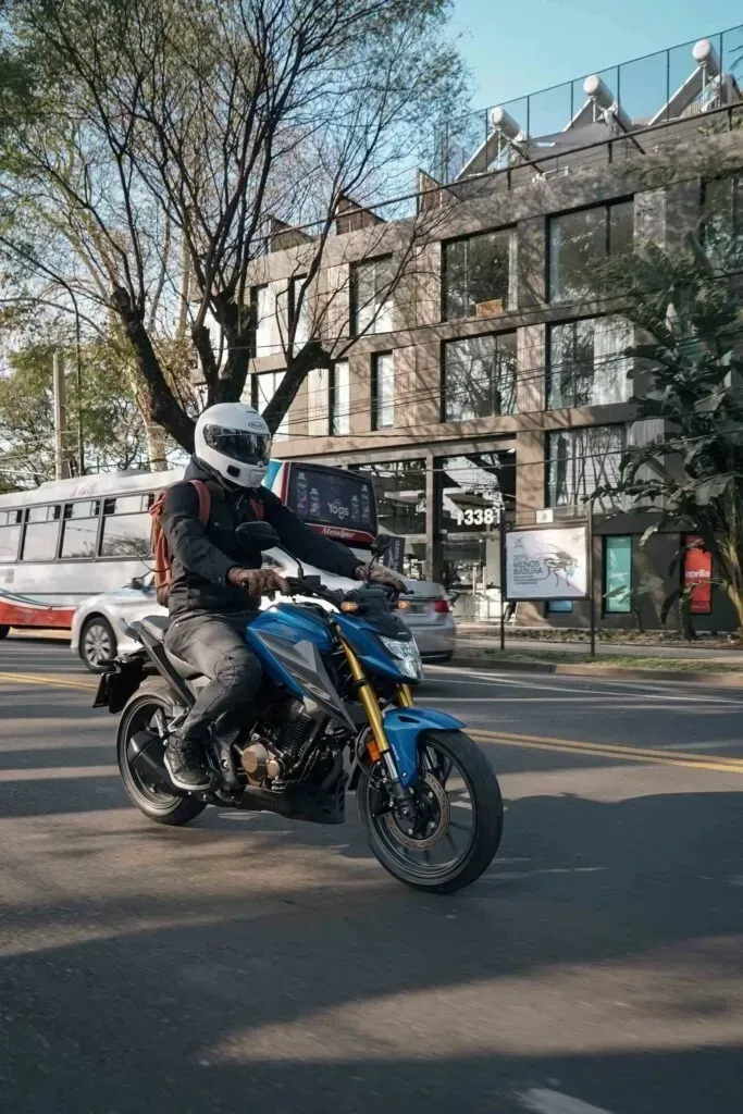 Mira esta publicación de Honda CB 300 2025 en Motordil