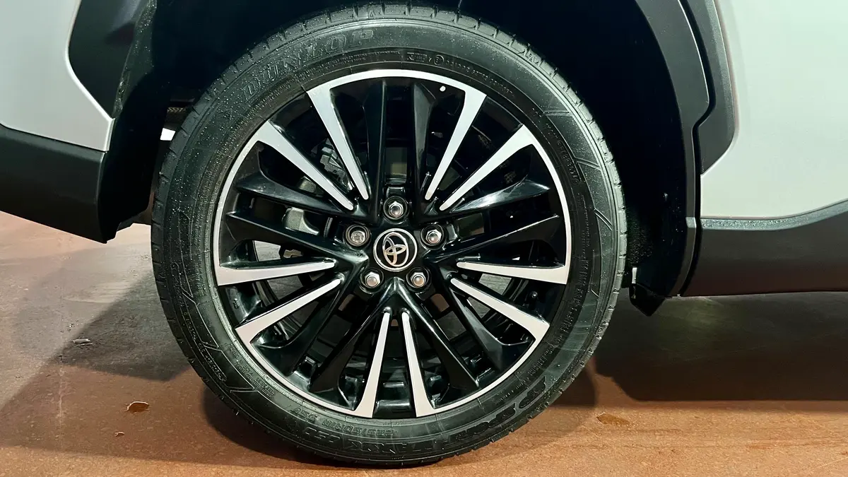 Mira esta publicación de Toyota Corolla Cross 2024 en Motordil