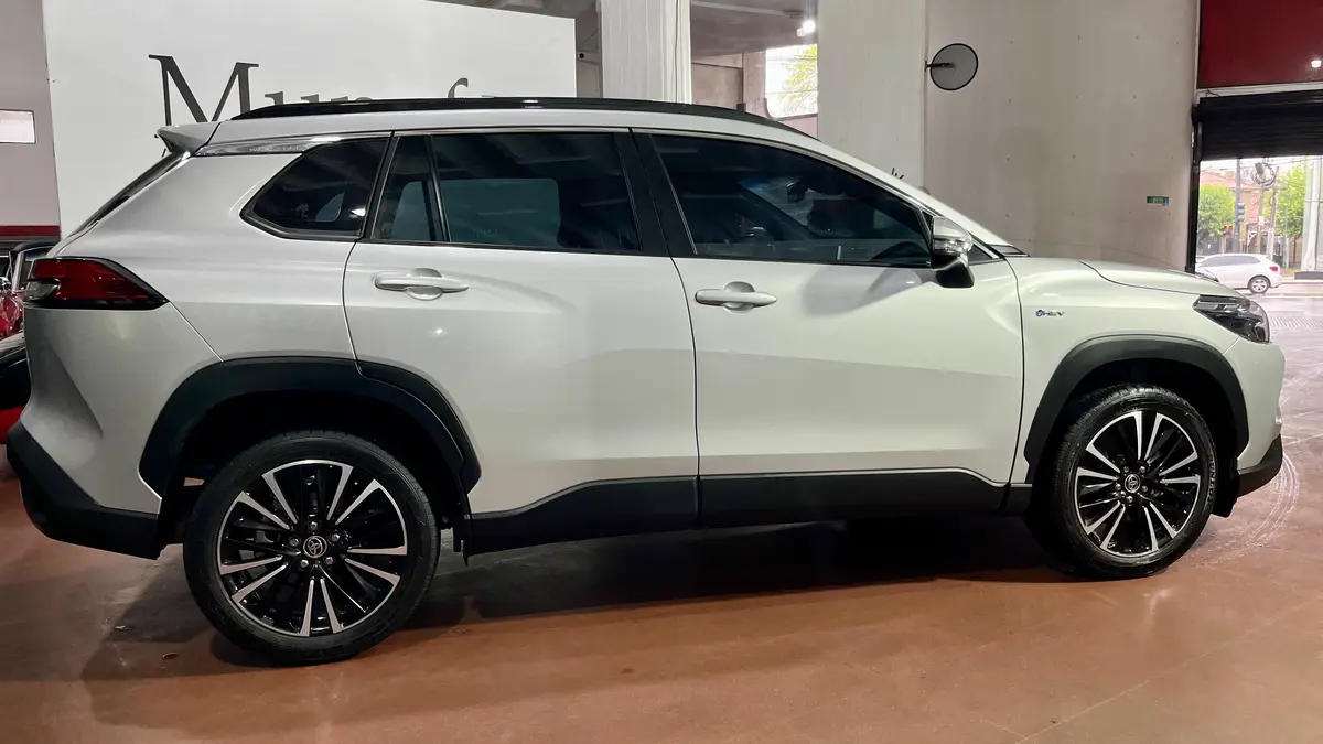 Mira esta publicación de Toyota Corolla Cross 2024 en Motordil