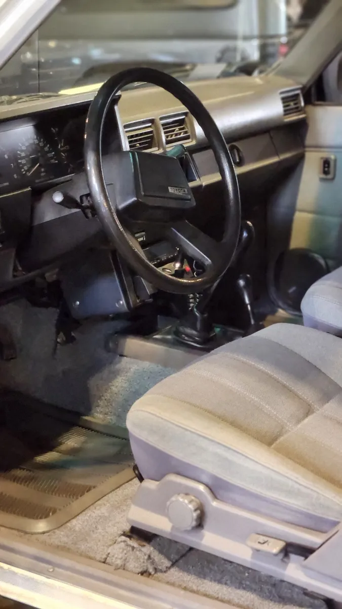 Mira esta publicación de Toyota Hilux 1986 en Motordil