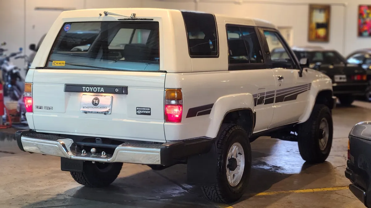 Mira esta publicación de Toyota Hilux 1986 en Motordil