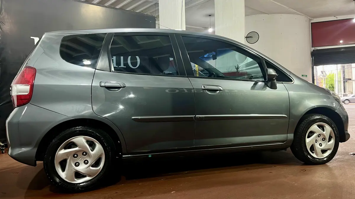 Mira esta publicación de Honda FIT 2007 en Motordil
