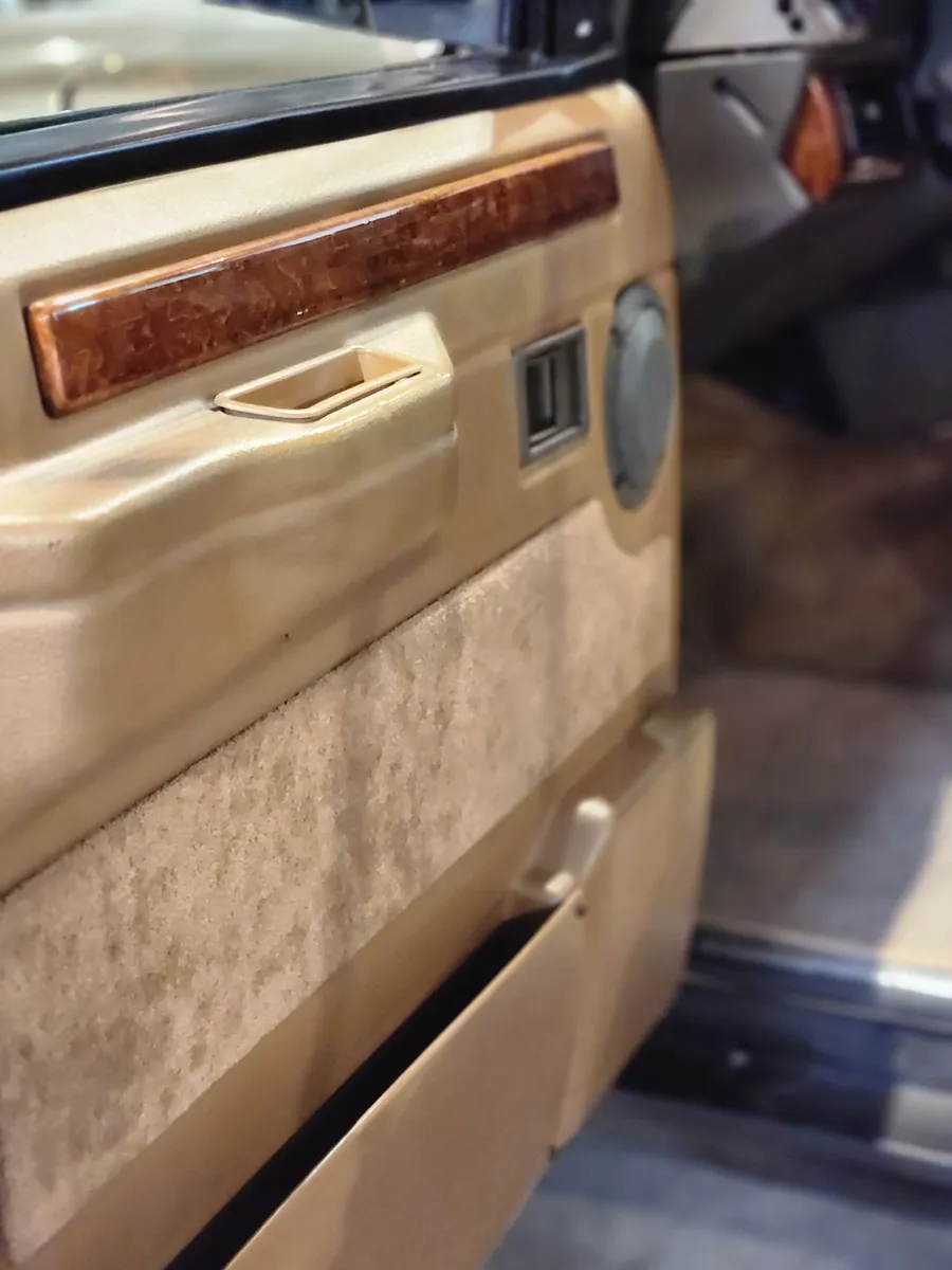 Mira esta publicación de Land Rover Range Rover 1993 en Motordil