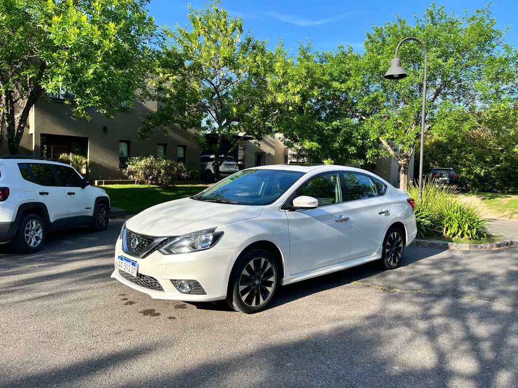 Mira esta publicación de Nissan Sentra 2016 en Motordil