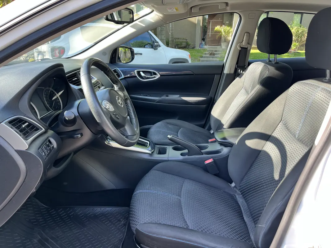 Mira esta publicación de Nissan Sentra 2016 en Motordil