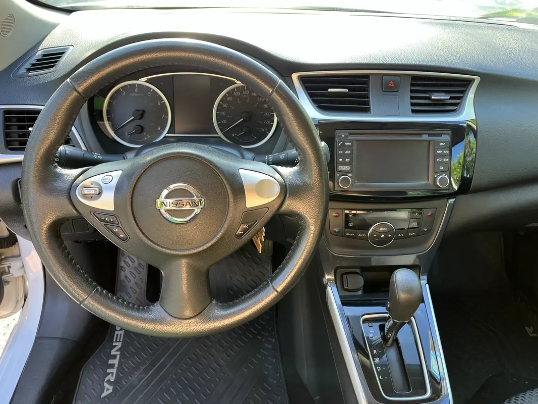 Mira esta publicación de Nissan Sentra 2016 en Motordil