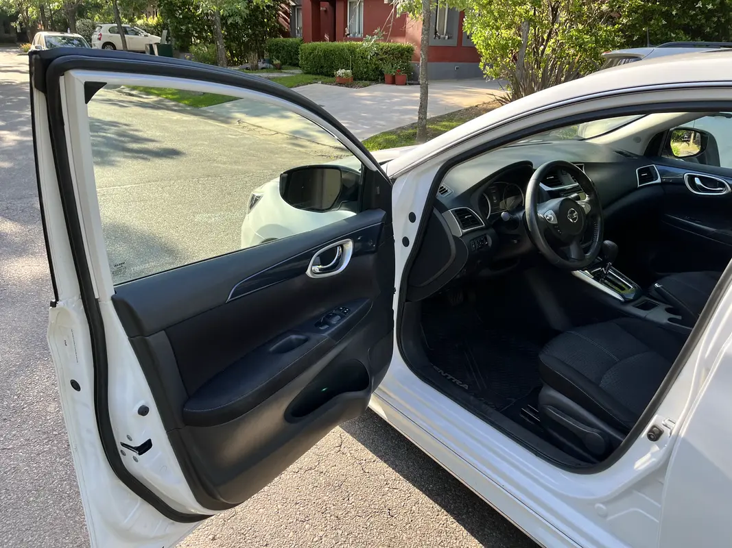 Mira esta publicación de Nissan Sentra 2016 en Motordil