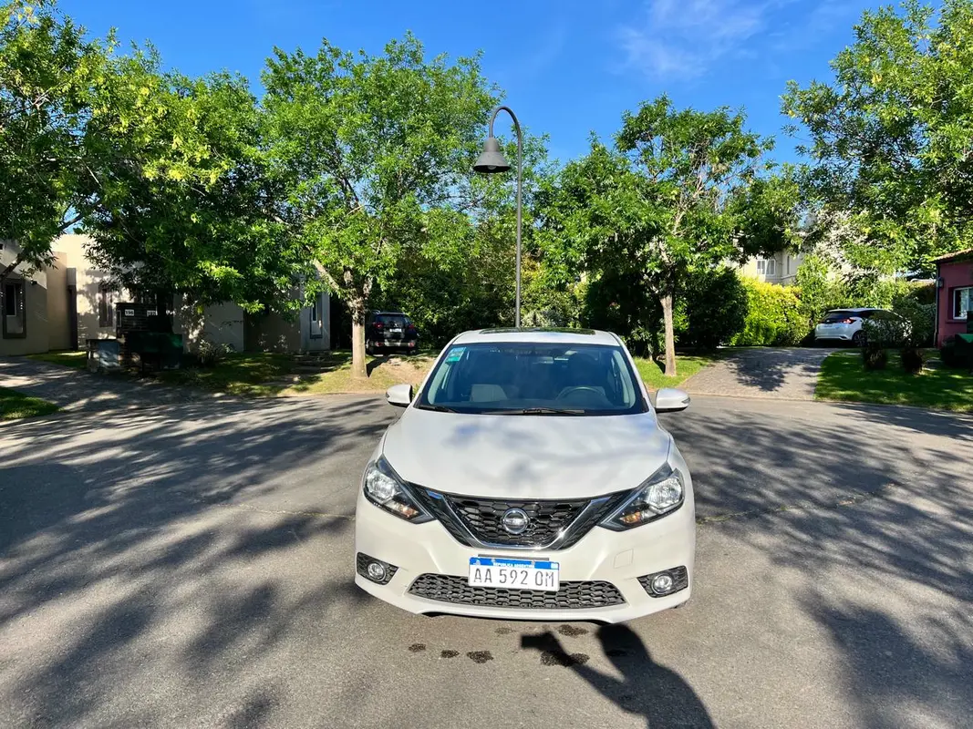 Mira esta publicación de Nissan Sentra 2016 en Motordil