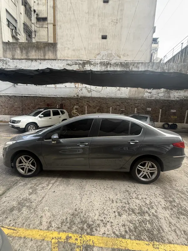 Mira esta publicación de Peugeot 408 2012 en Motordil