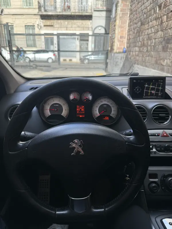 Mira esta publicación de Peugeot 408 2012 en Motordil