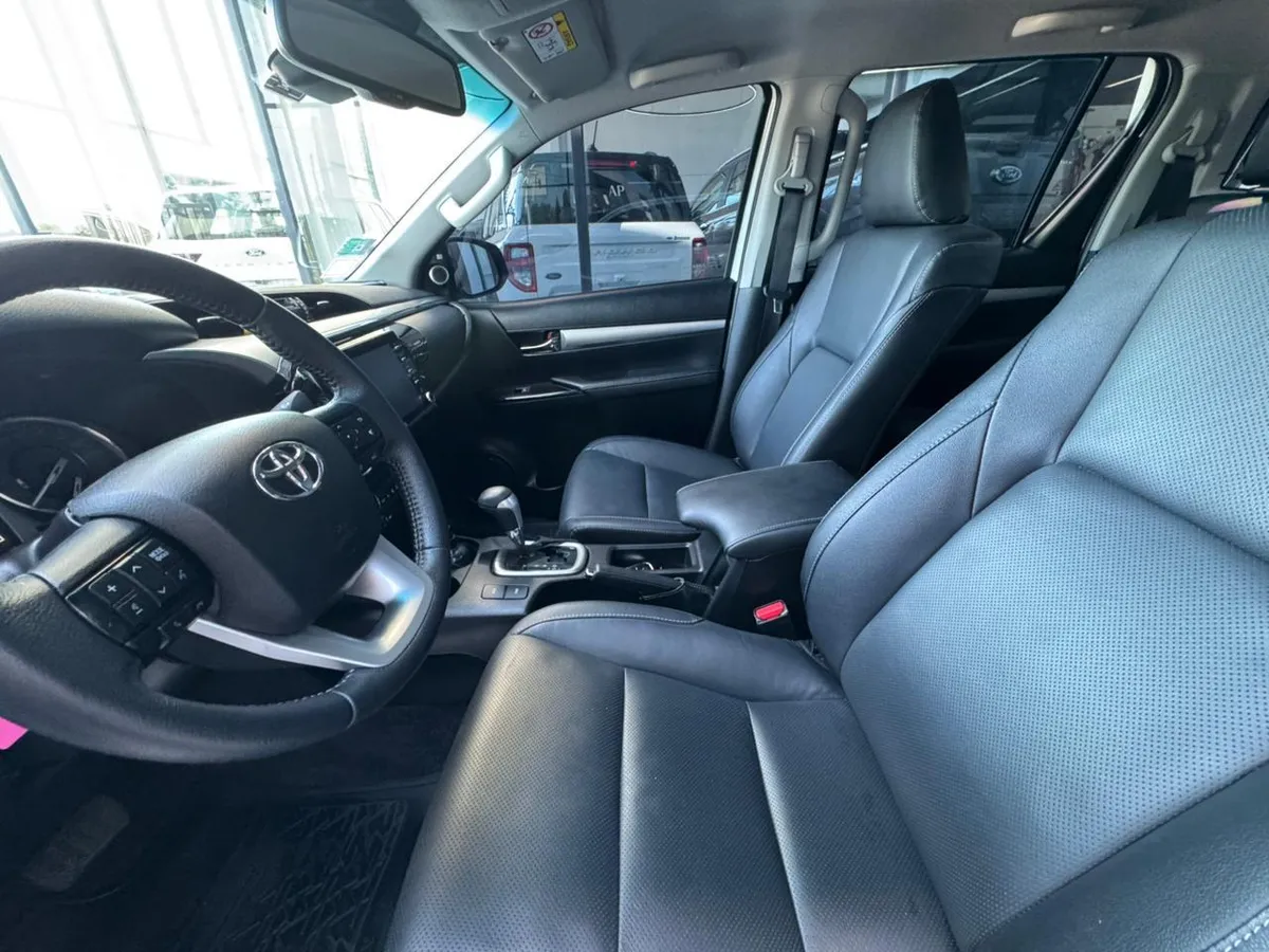 Mira esta publicación de Toyota Hilux 2023 en Motordil