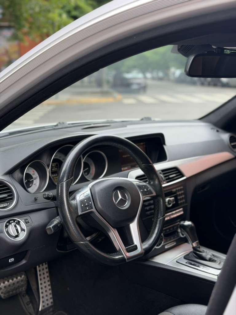 Mira esta publicación de Mercedes Benz Clase C 2013 en Motordil