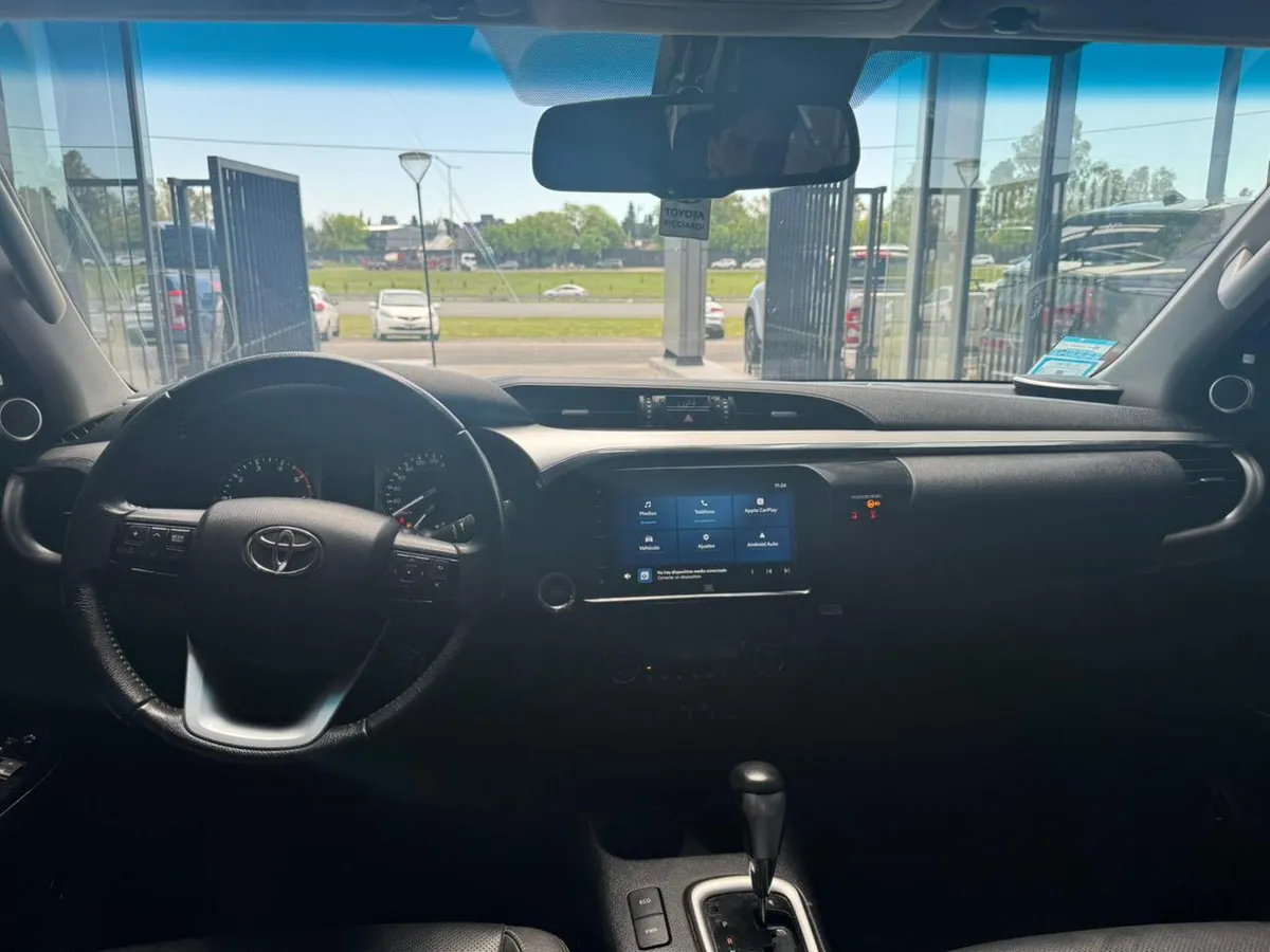 Mira esta publicación de Toyota Hilux 2024 en Motordil