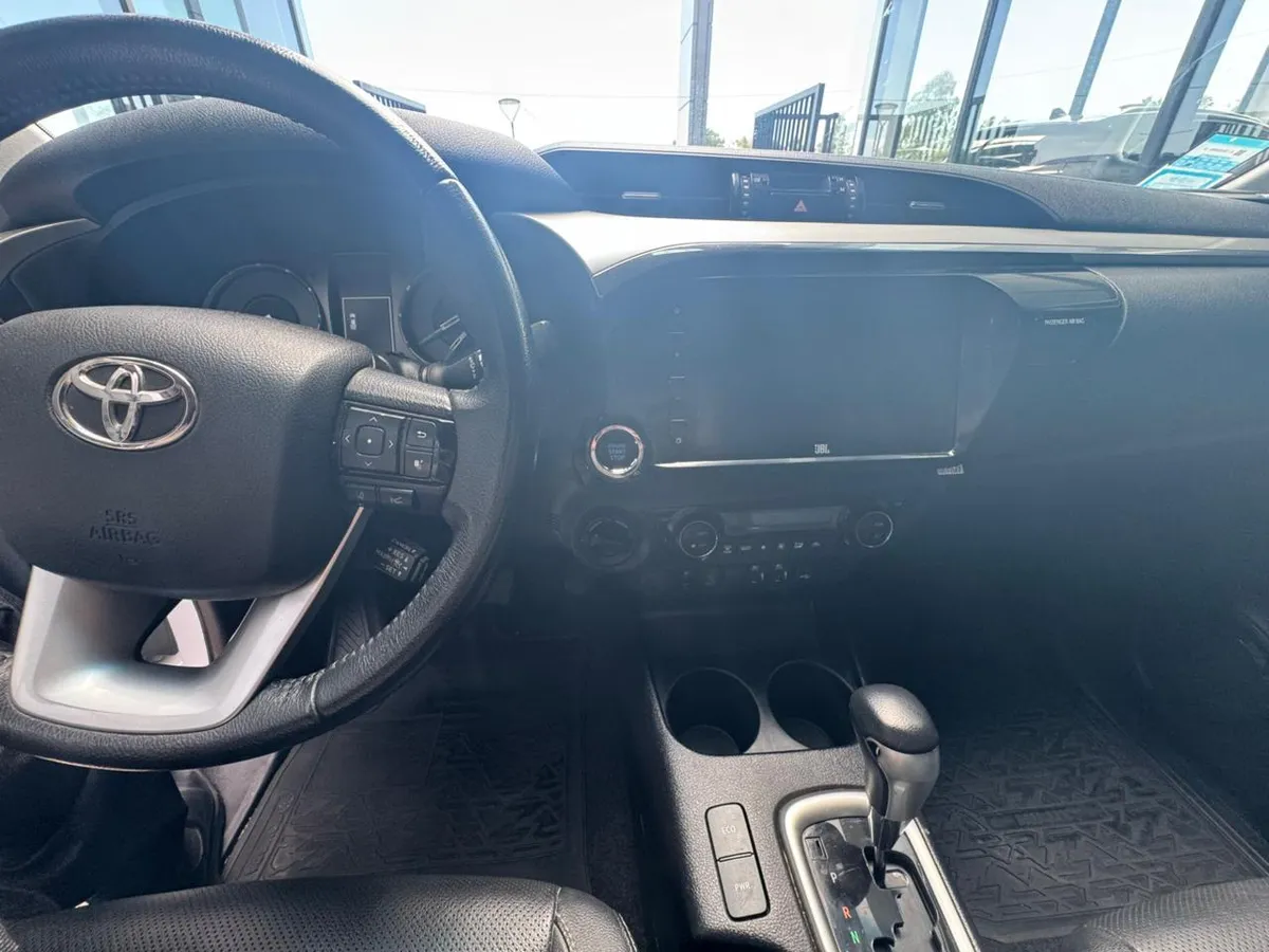 Mira esta publicación de Toyota Hilux 2024 en Motordil