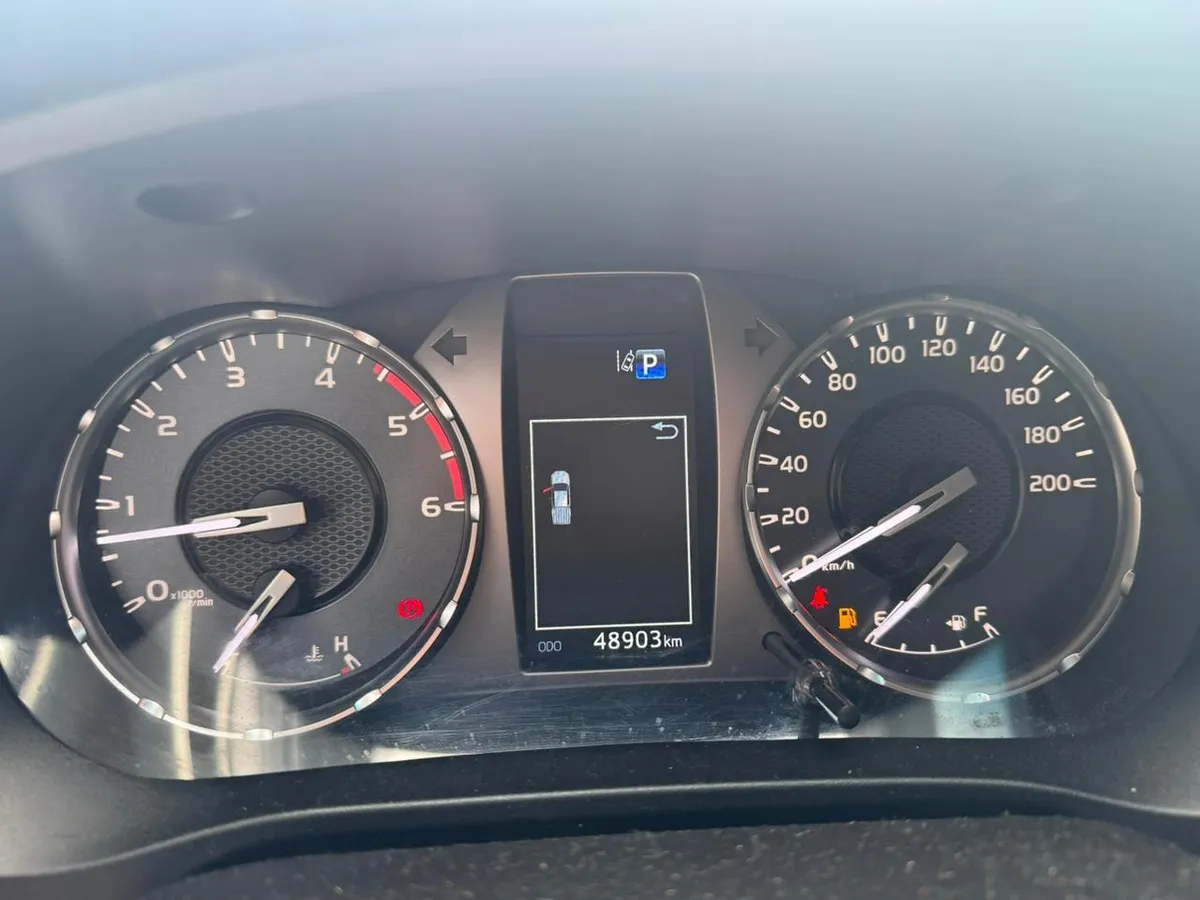 Mira esta publicación de Toyota Hilux 2024 en Motordil