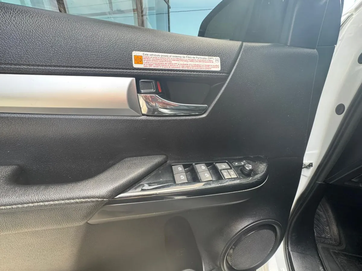 Mira esta publicación de Toyota Hilux 2024 en Motordil