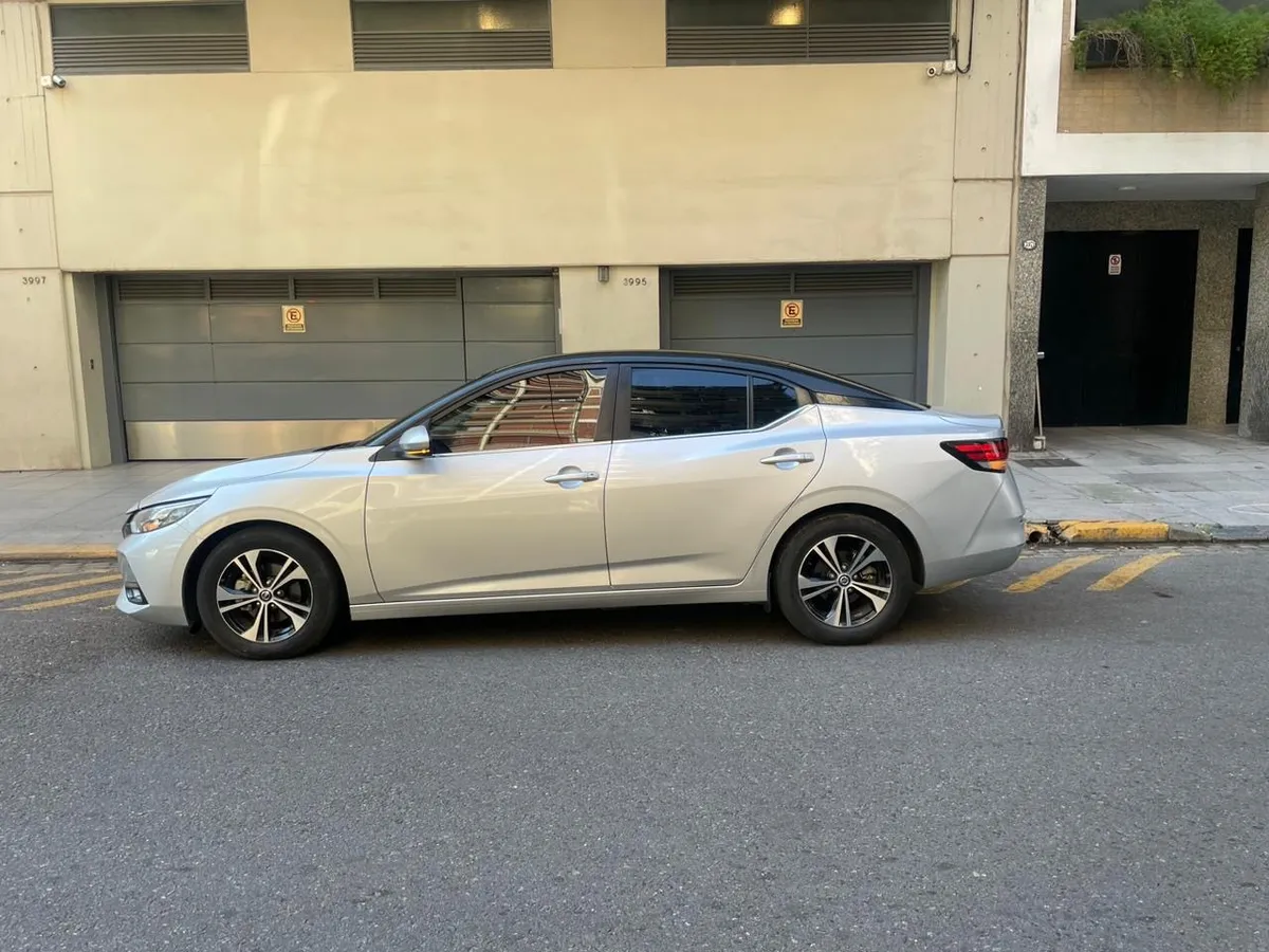Mira esta publicación de Nissan Sentra 2021 en Motordil