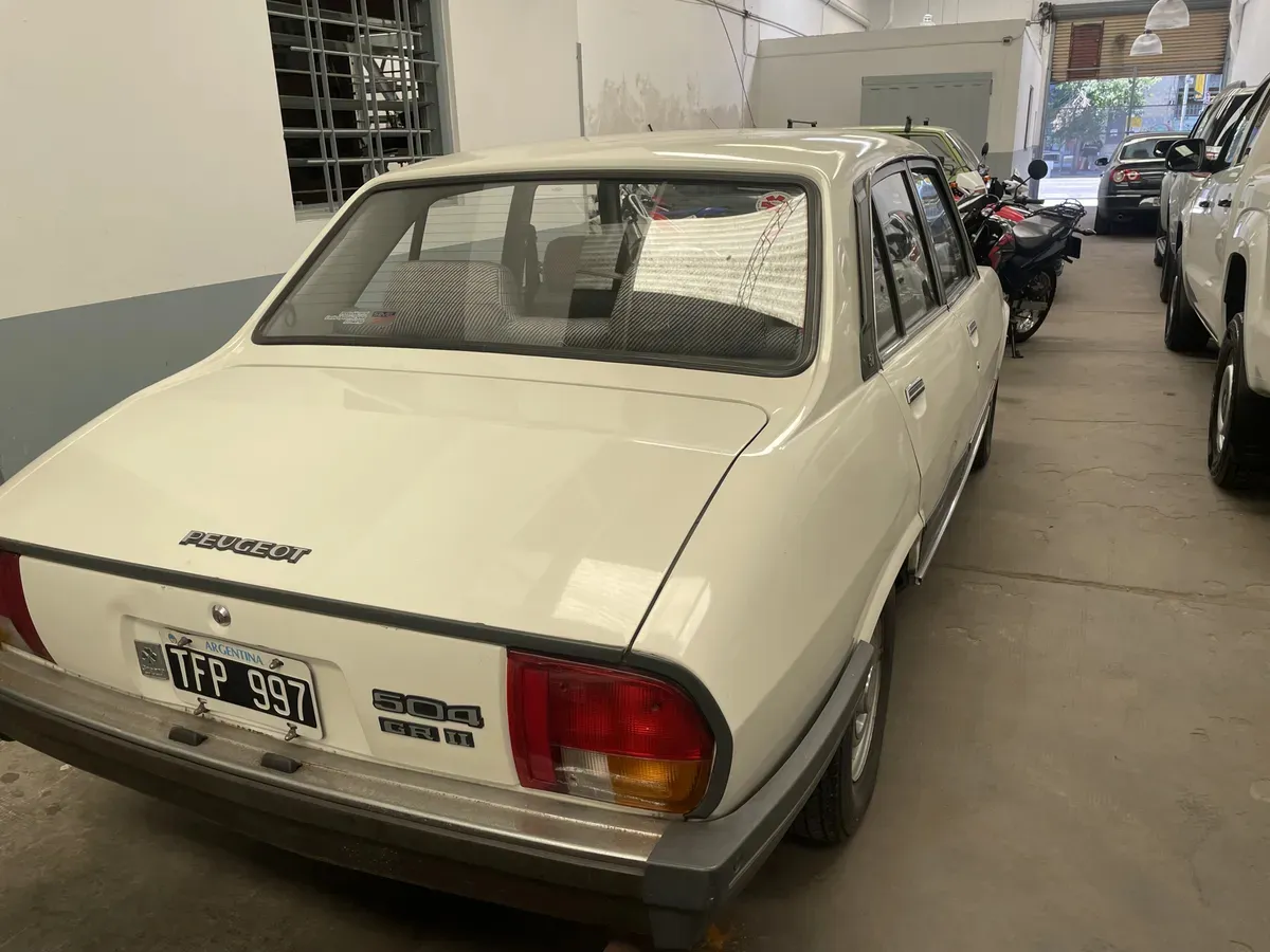 Mira esta publicación de Peugeot 504 1986 en Motordil