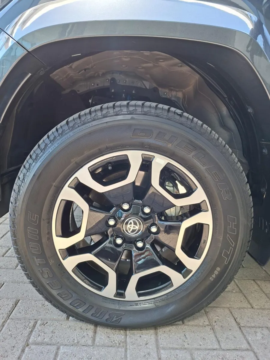 Mira esta publicación de Toyota Hilux 2024 en Motordil