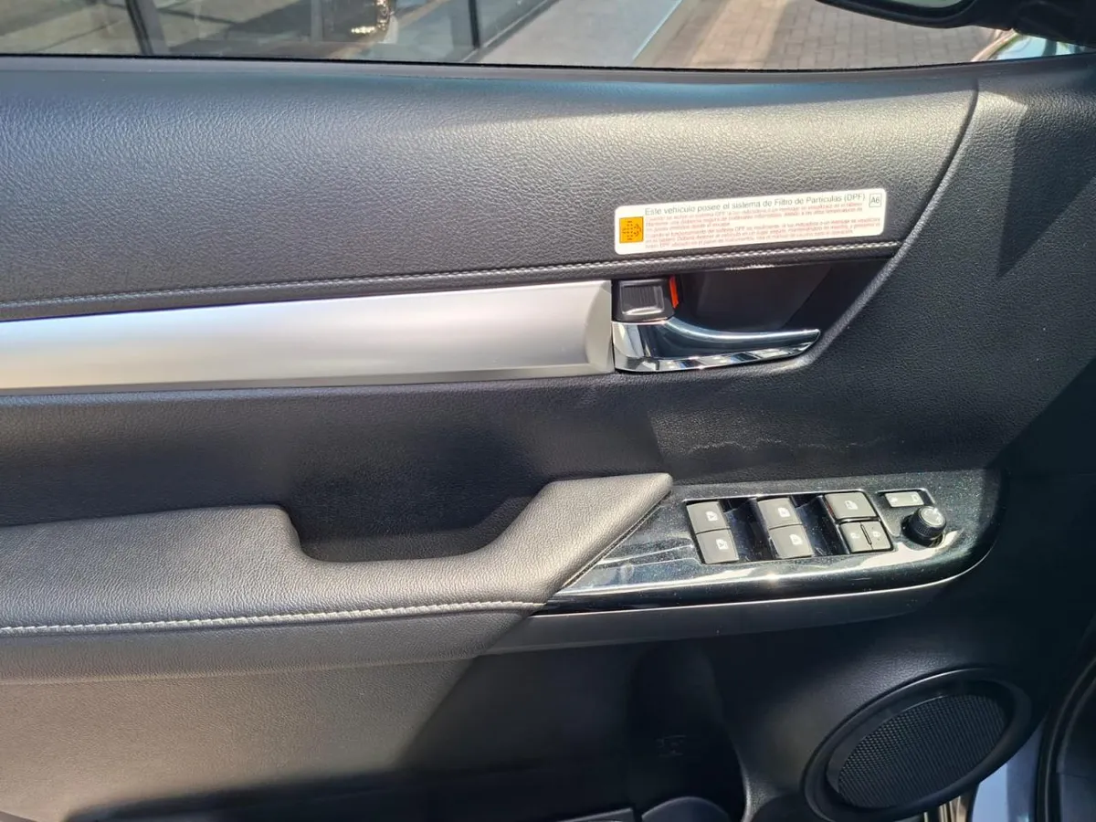 Mira esta publicación de Toyota Hilux 2024 en Motordil