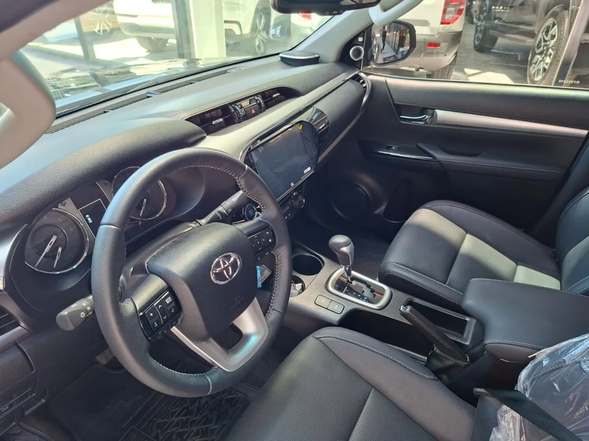 Mira esta publicación de Toyota Hilux 2024 en Motordil