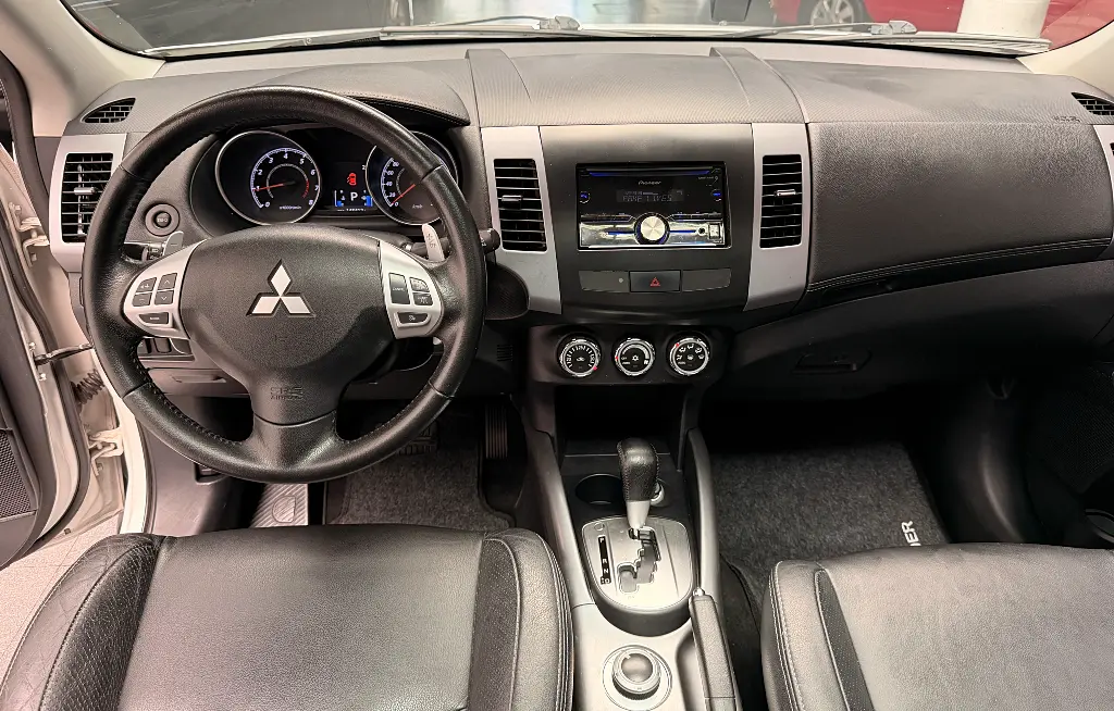 Mira esta publicación de Mitsubishi Outlander 2013 en Motordil
