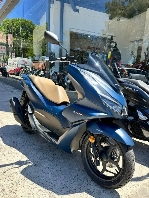 Mira esta publicación de Honda PCX 160 2025 en Motordil