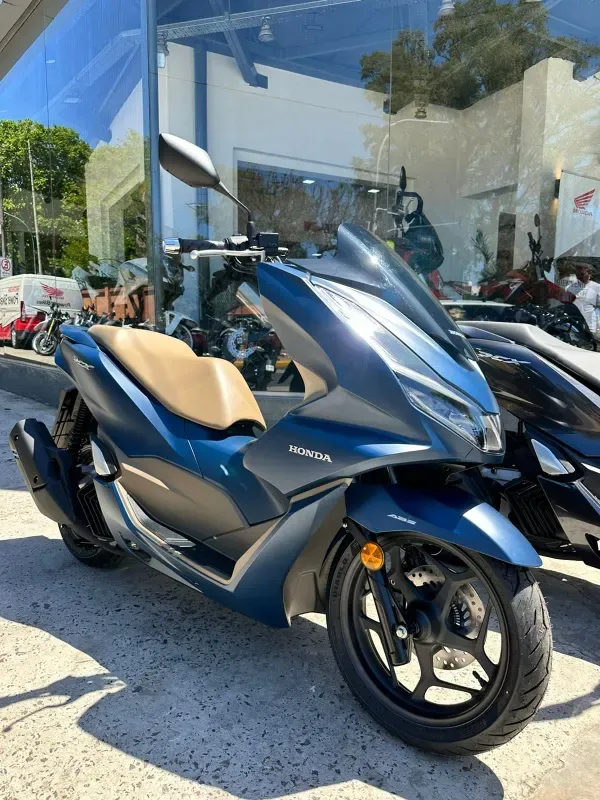 Mira esta publicación de Honda PCX 160 2025 en Motordil