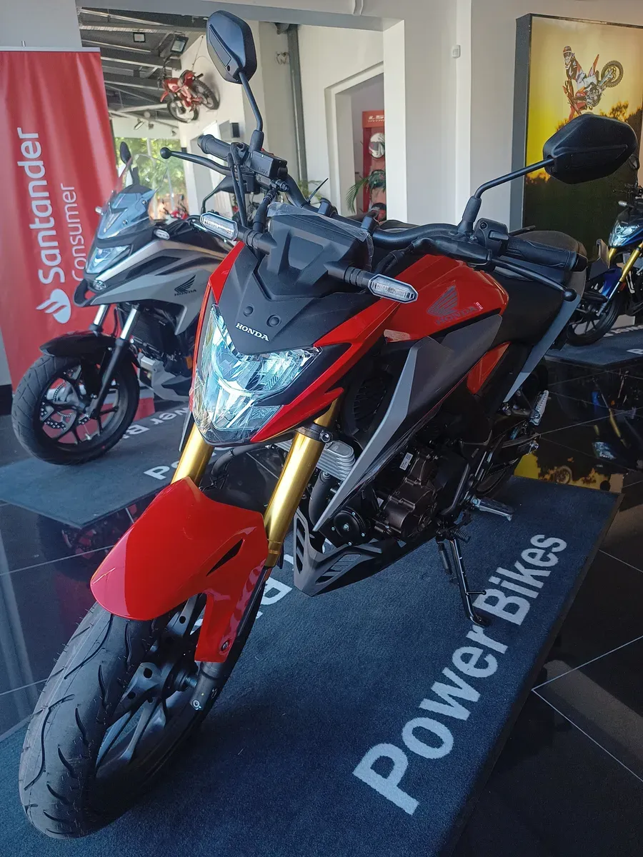 Mira esta publicación de Honda CB 300 2025 en Motordil