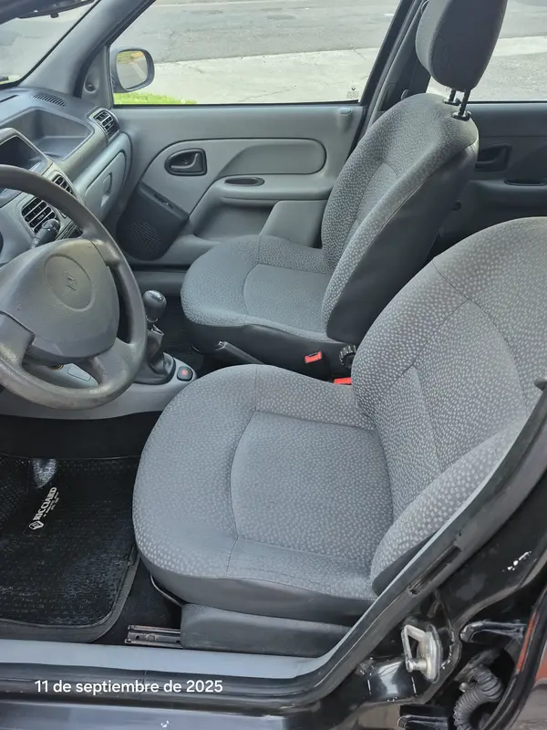 Mira esta publicación de Renault Clio 2010 en Motordil