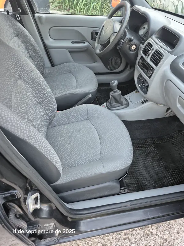 Mira esta publicación de Renault Clio 2010 en Motordil