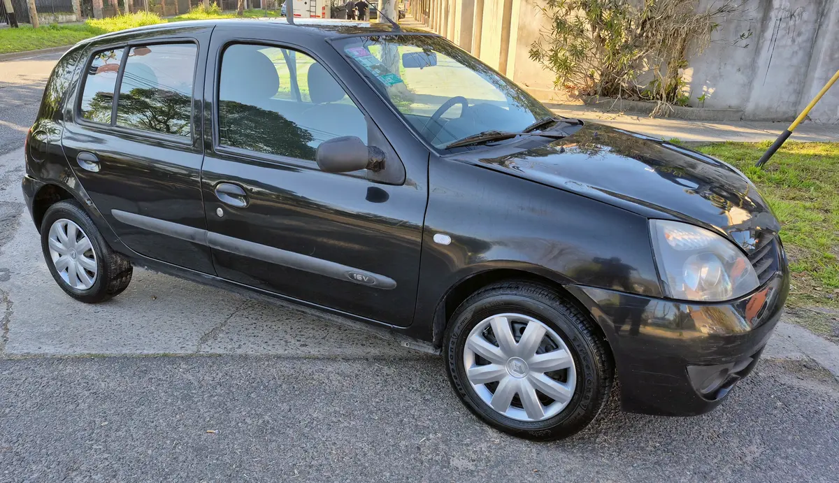 Mira esta publicación de Renault Clio 2010 en Motordil