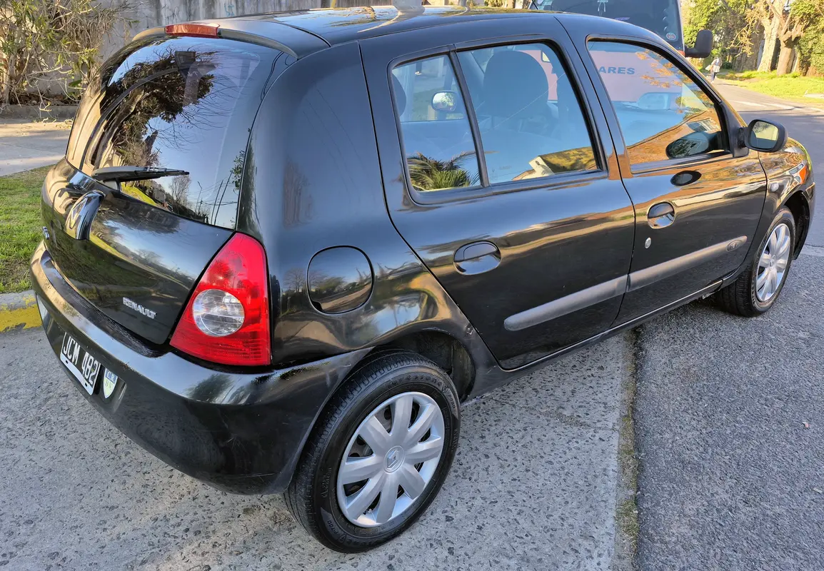 Mira esta publicación de Renault Clio 2010 en Motordil