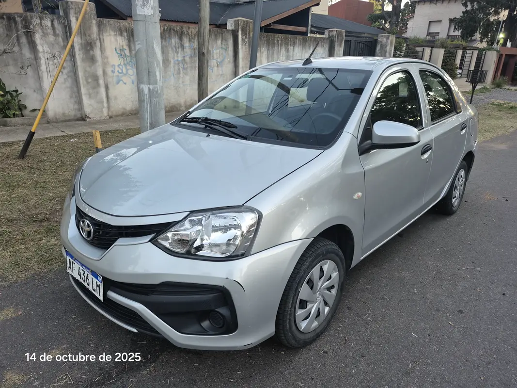 Mira esta publicación de Toyota Etios 2022 en Motordil