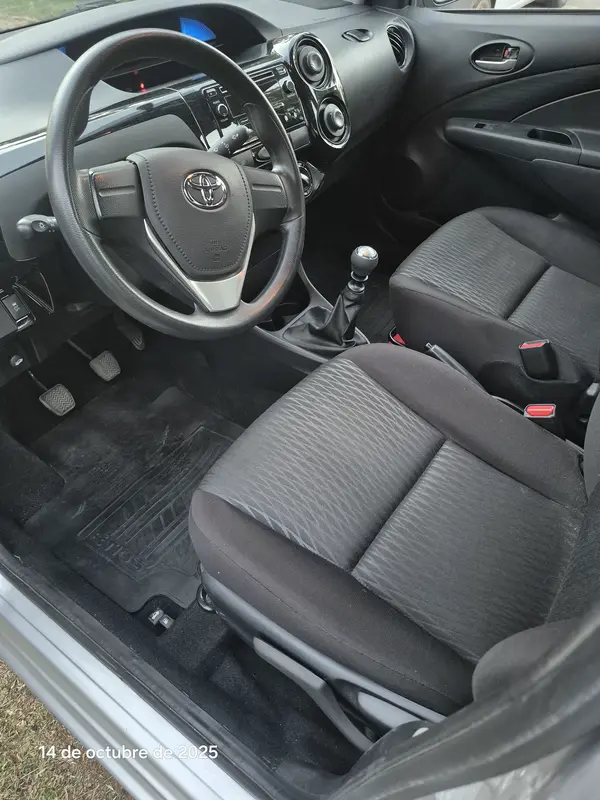 Mira esta publicación de Toyota Etios 2022 en Motordil
