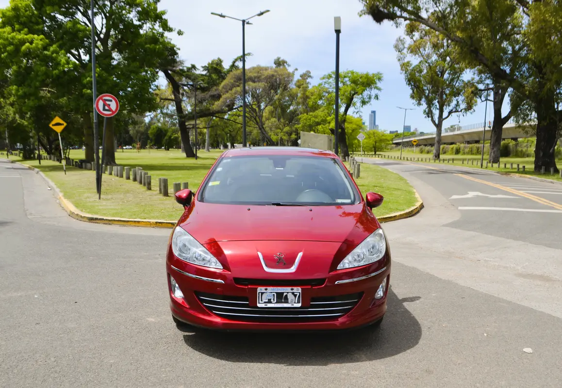 Mira esta publicación de Peugeot 408 2012 en Motordil