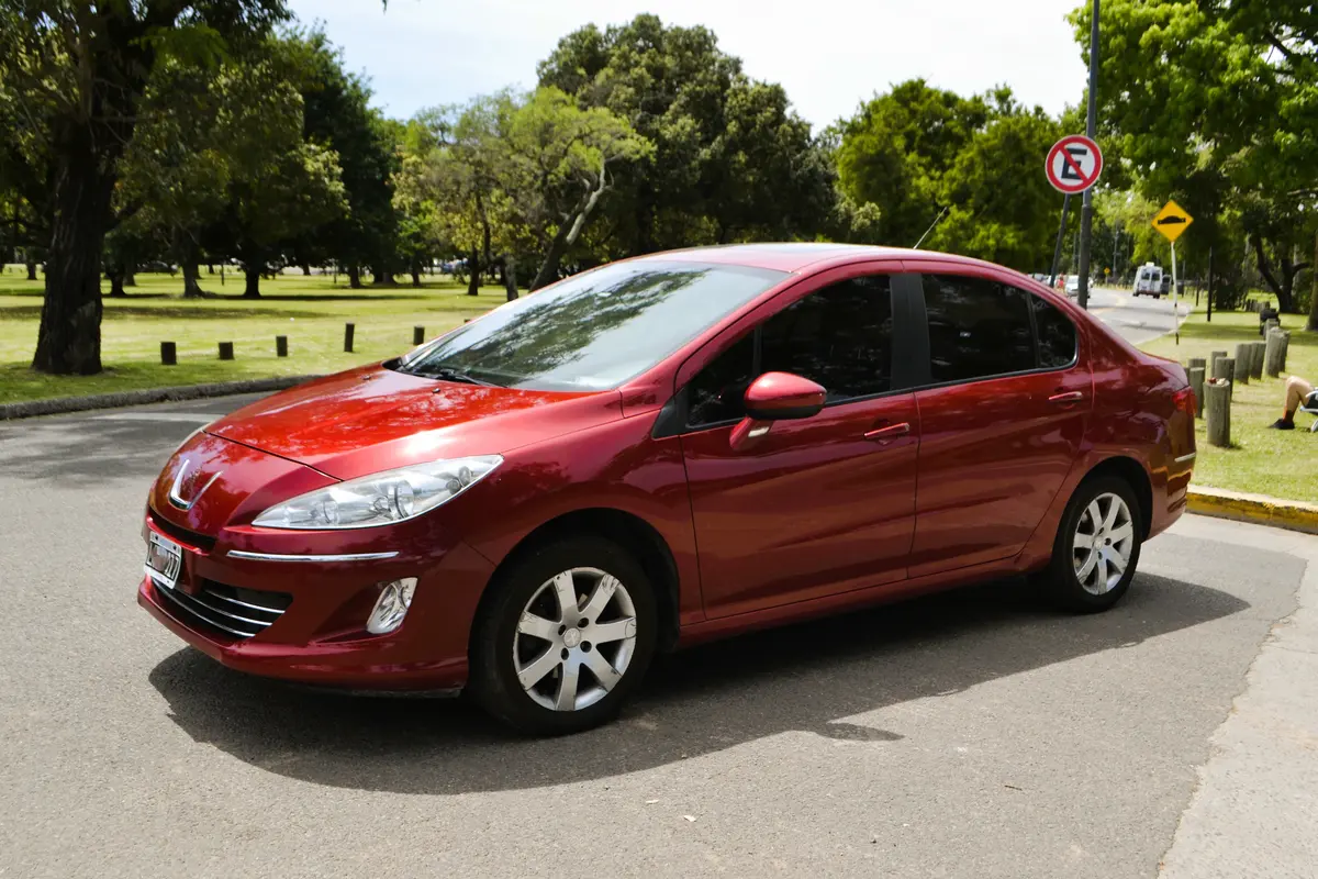 Mira esta publicación de Peugeot 408 2012 en Motordil