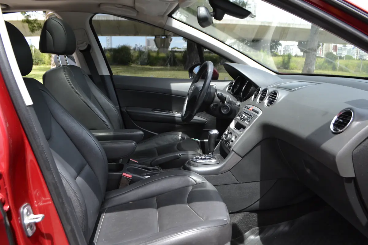 Mira esta publicación de Peugeot 408 2012 en Motordil