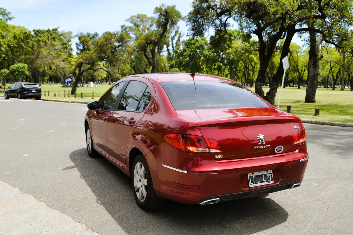 Mira esta publicación de Peugeot 408 2012 en Motordil