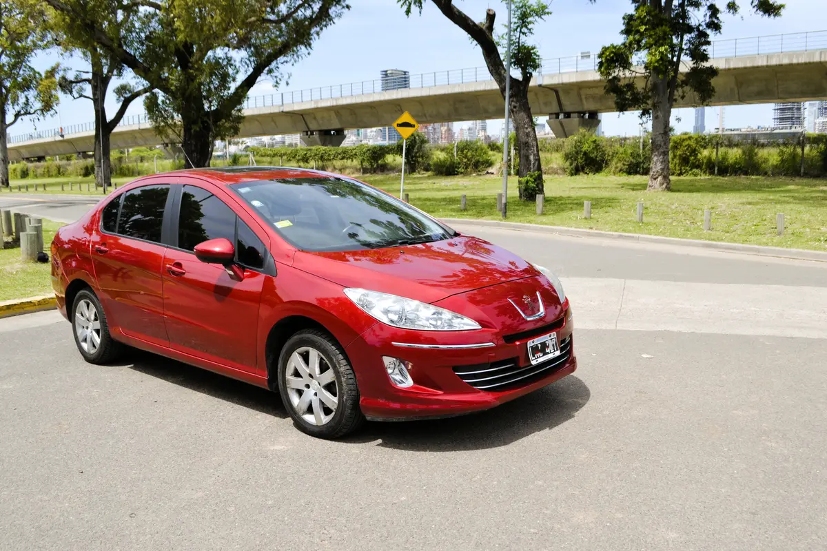 Mira esta publicación de Peugeot 408 2012 en Motordil