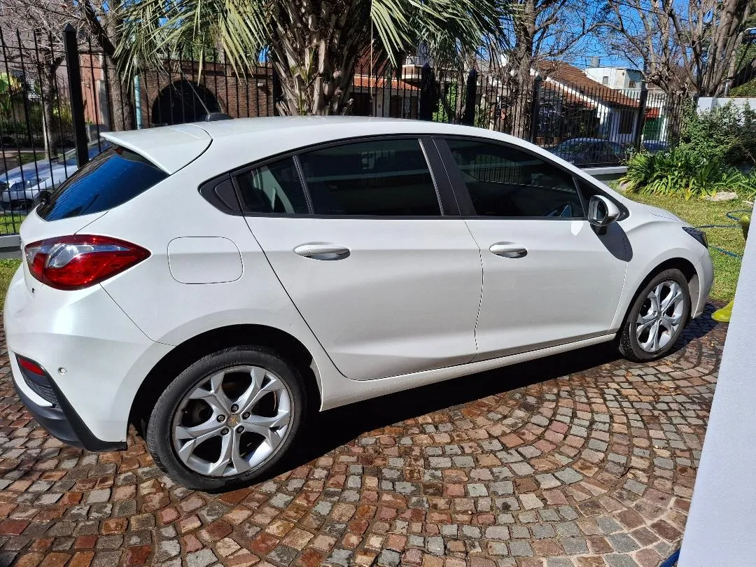 Mira esta publicación de Chevrolet Cruze 2018 en Motordil