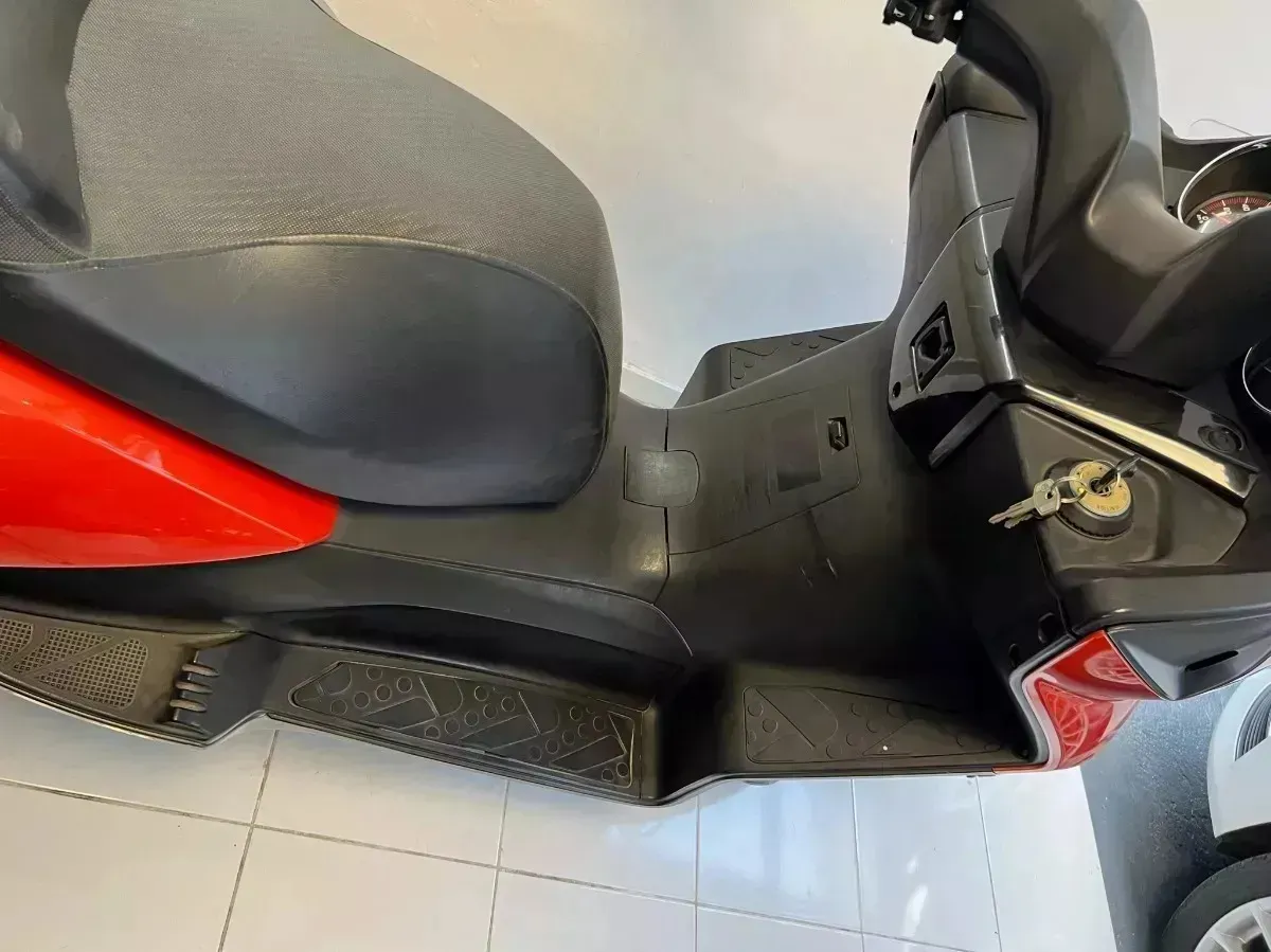 Mira esta publicación de Kymco Downtown 300 I 2012 en Motordil