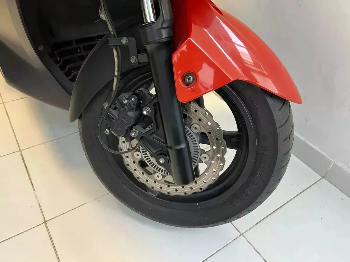 Mira esta publicación de Kymco Downtown 300 I 2012 en Motordil