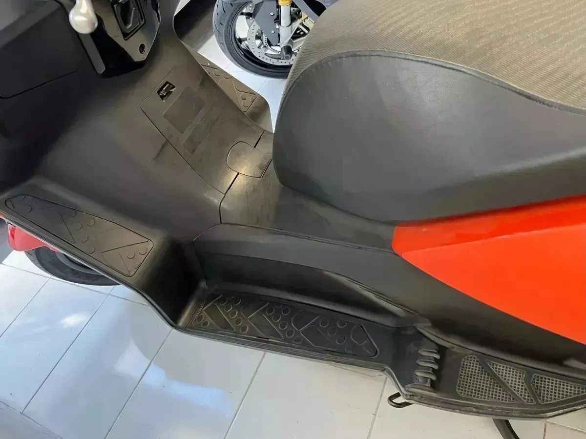 Mira esta publicación de Kymco Downtown 300 I 2012 en Motordil