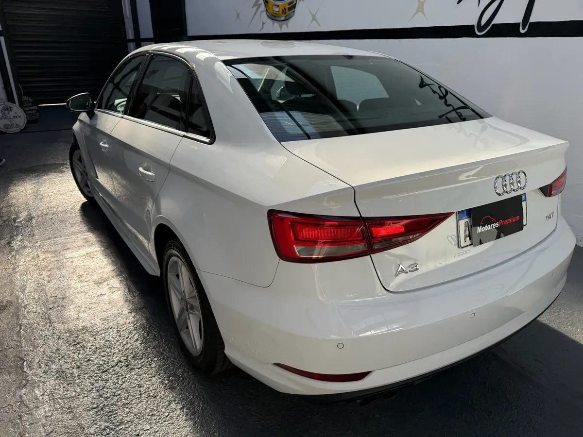 Mira esta publicación de Audi A3 Sedan 2017 en Motordil