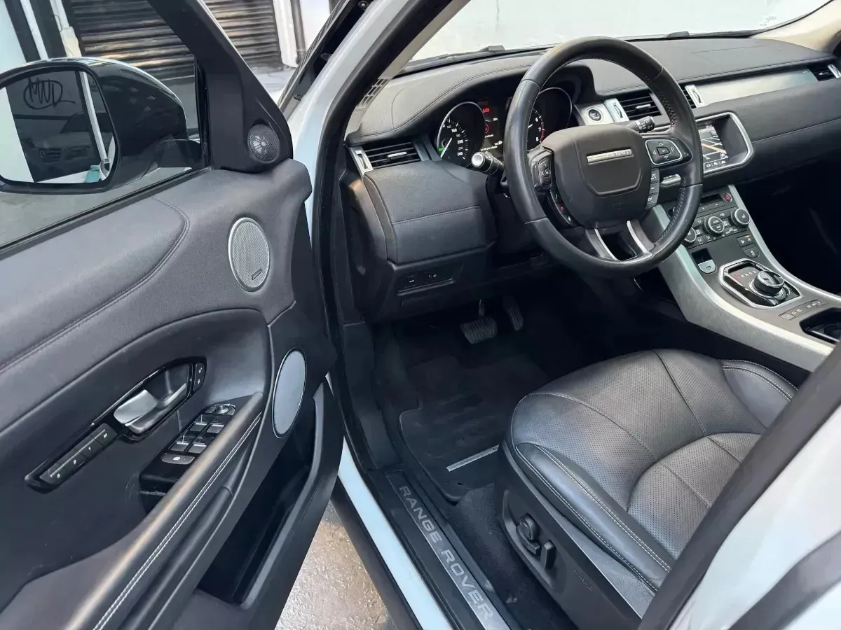 Mira esta publicación de Land Rover Range Rover Evoque 2017 en Motordil