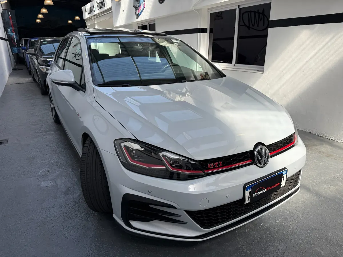 Mira esta publicación de Volkswagen Golf 2018 en Motordil