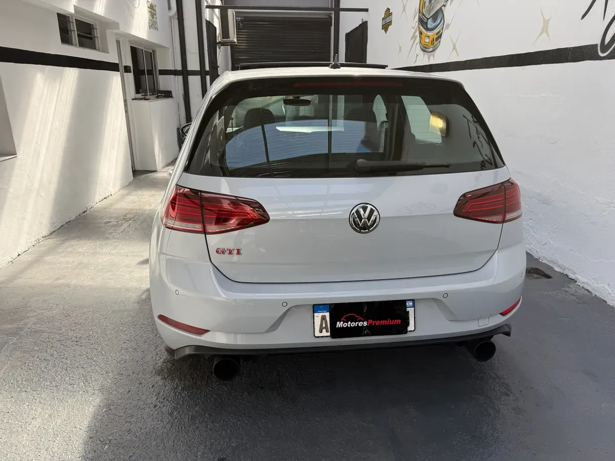 Mira esta publicación de Volkswagen Golf 2018 en Motordil