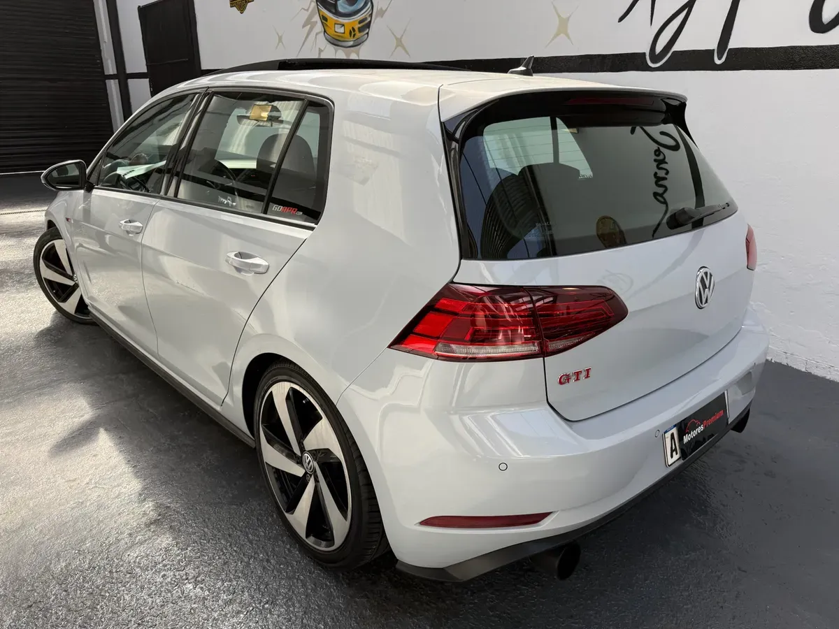 Mira esta publicación de Volkswagen Golf 2018 en Motordil